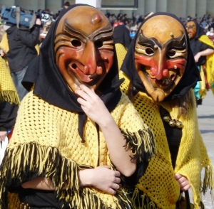 carnival-parade-masks